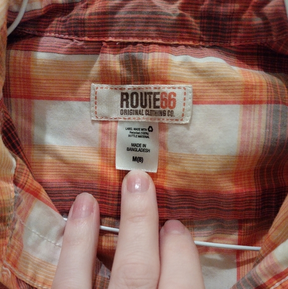 Boys size 8 plaid t shirt - Picture 3 of 3
